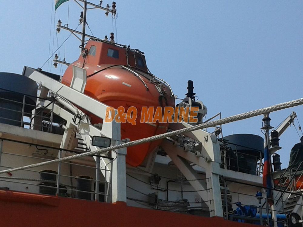 /photo/Free-fall-lifeboat-launching-device.jpg